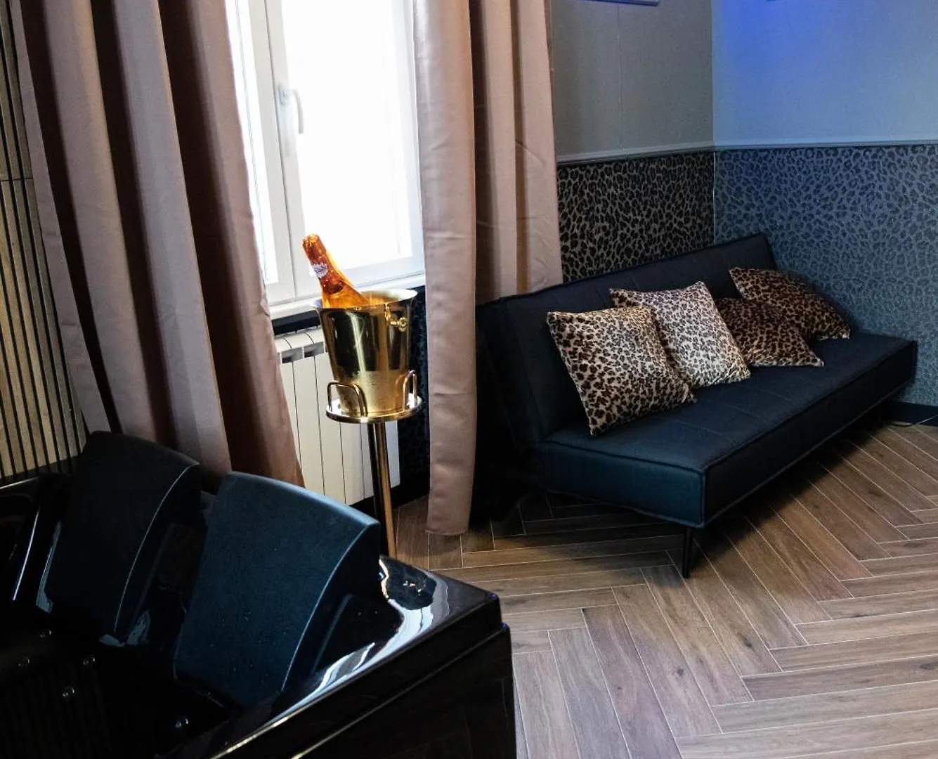 One Of One Experiences - Love Spa Suite Rome